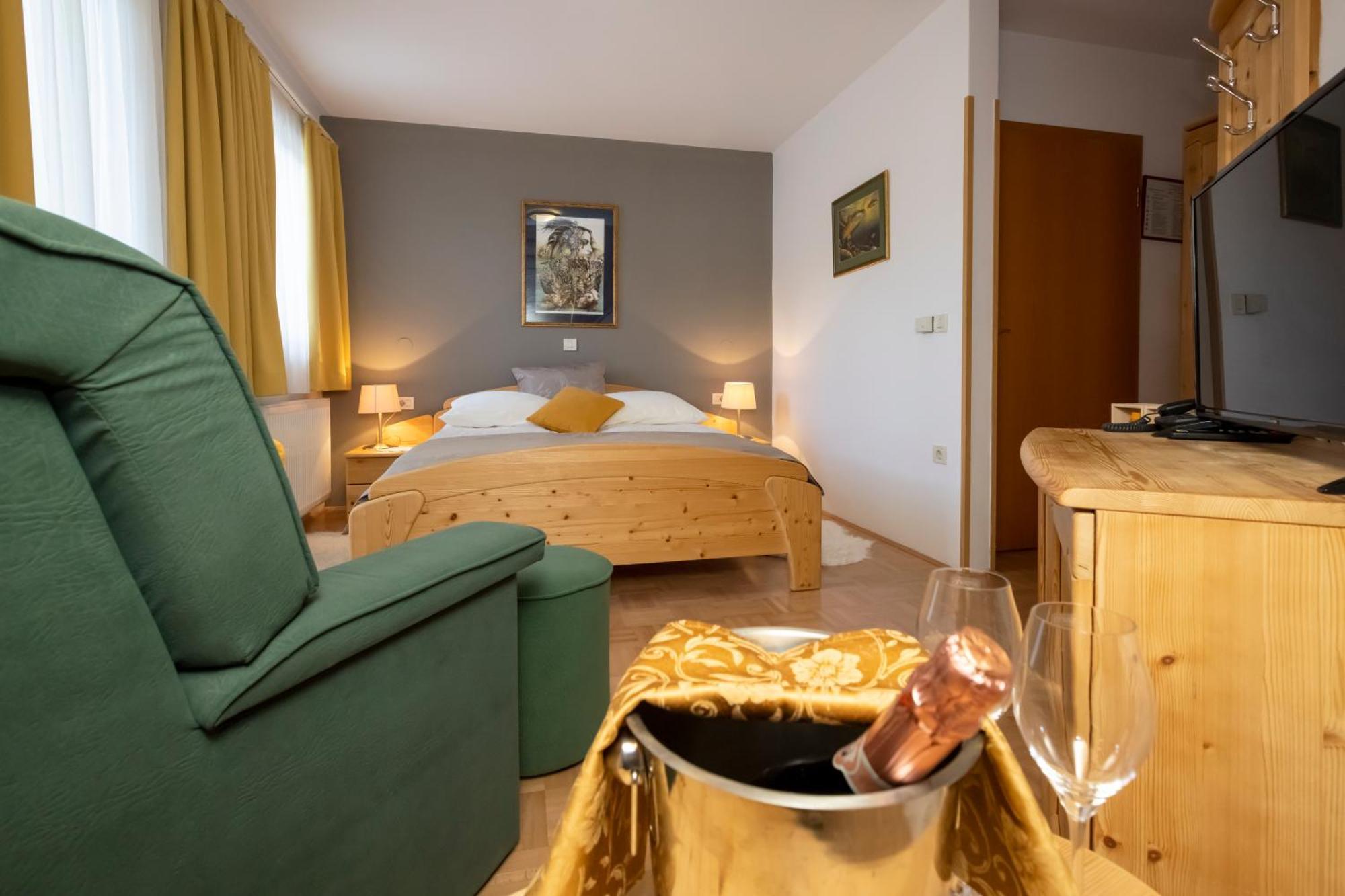 Art Hotel Kristal Bohinj Bagian luar foto