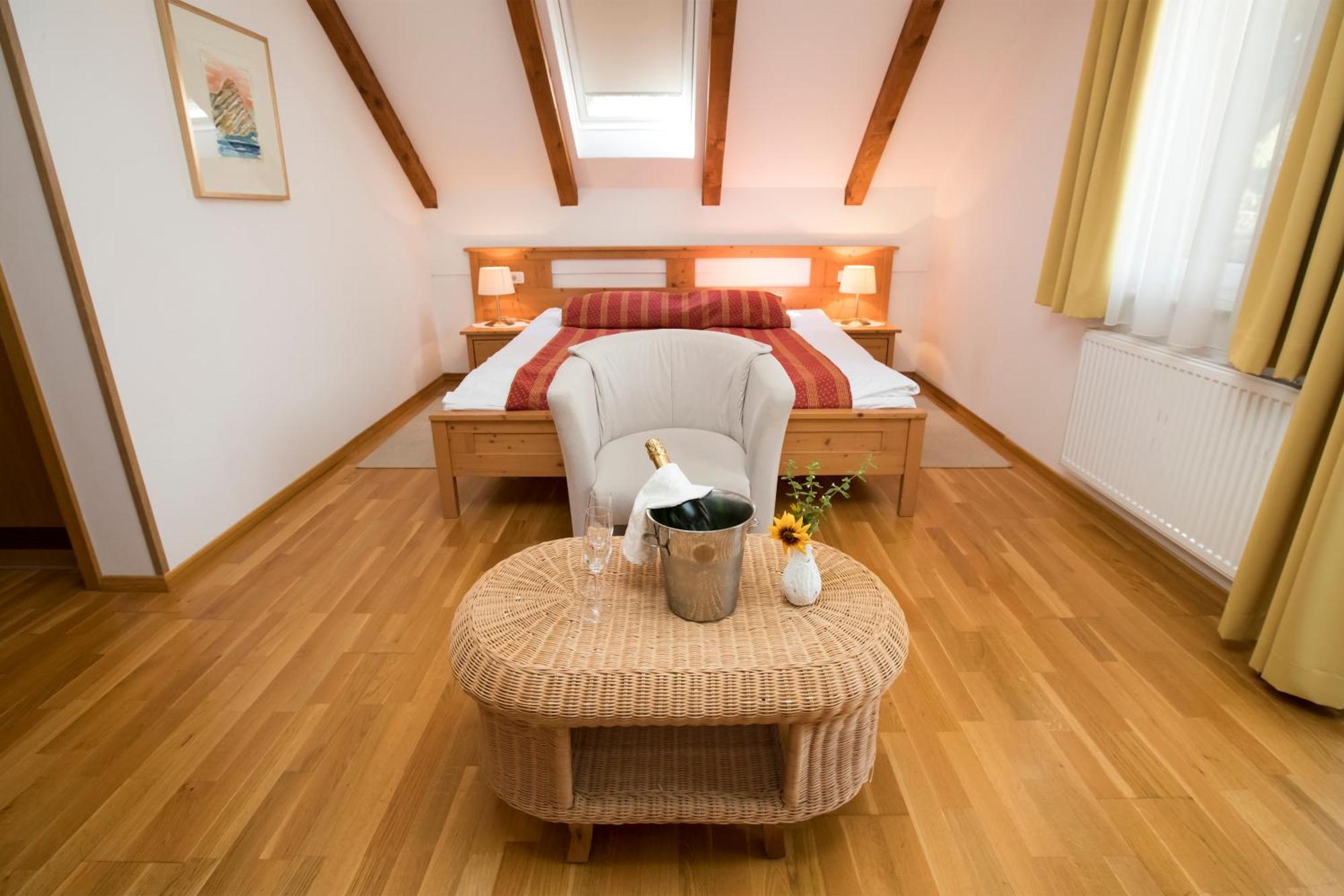 Art Hotel Kristal Bohinj Bagian luar foto